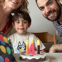 Piso de 2 dormitorios y un estudio, en una zona tranquila de Girona a 20 minutos del centro.