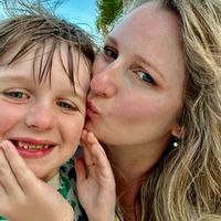 Le chalet menant à la rivière