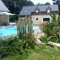 RESIDENCE *** AVEC PISCINE A LA CAMPAGNE