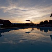 Grande maison au calme - piscine chauffée l'été