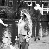 Nice triplex, with  stunning and chill rooftop terasse. Metro:5 min, airport: 20 min& P+R:10 min.