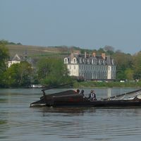 La maison de Christophe bourg avec piscine,  tous les commerces ,parking , bus .