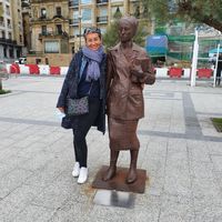 Monias hus